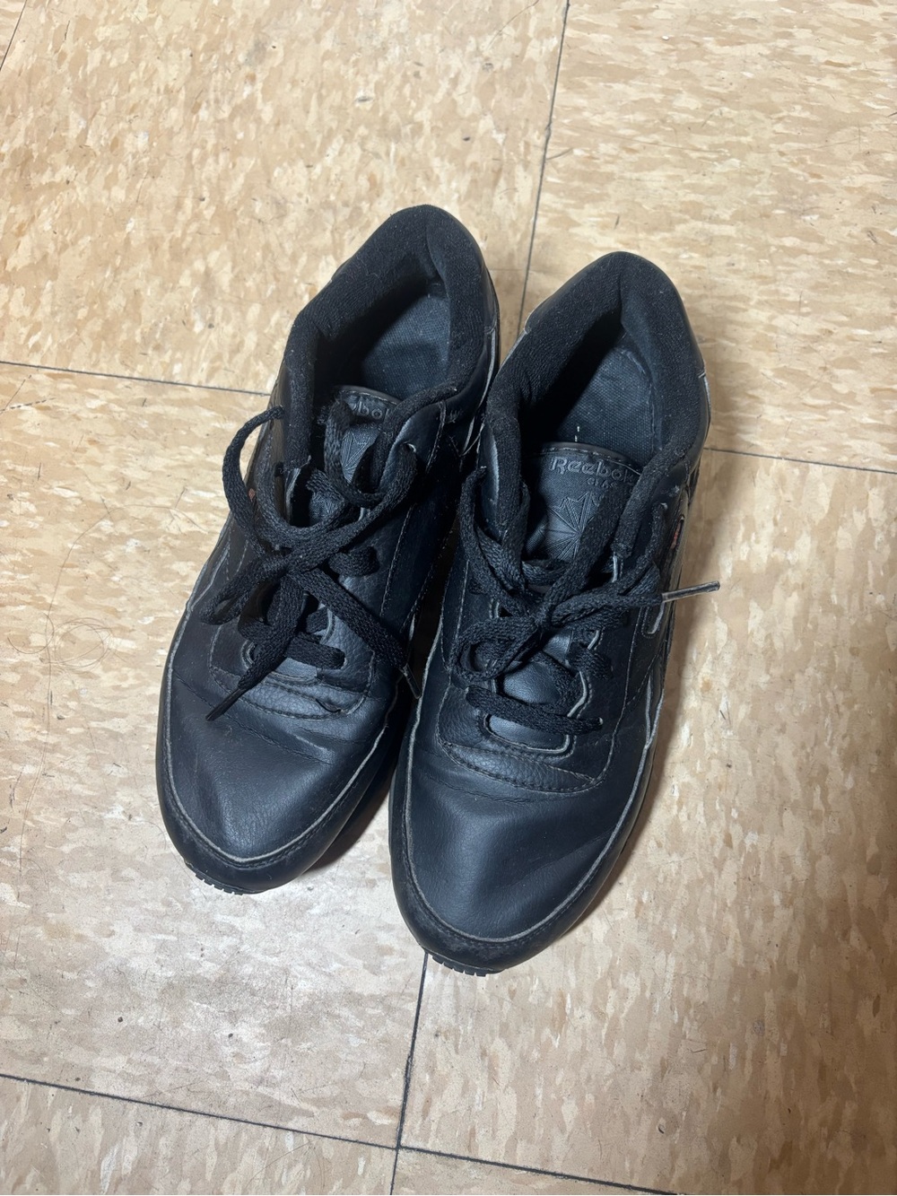 Reebok Men's Black Leather Low-Top Sneakers